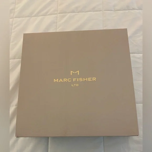 Marc Fisher Black Ankle Boots NEW IN BOX! 9 1/2, never worn, 4 inch heel. - Picture 4 of 15